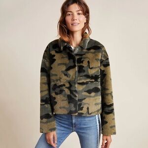 NWT Anthropologie NVLT Vincenza Camo Faux Fur Short Jacket
